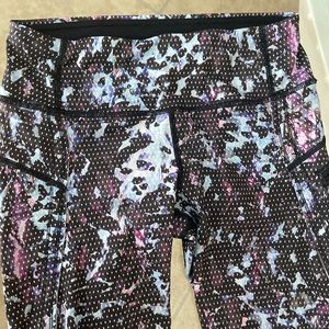 Lululemon Cropped Printed Legging, Size 4